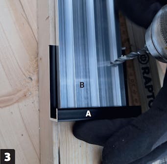 Tag med solceller: Bor for til skruer Tag med solceller: Bor for til skruer